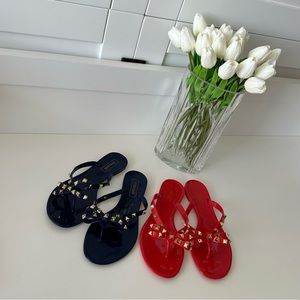2 pairs of jelly sandals